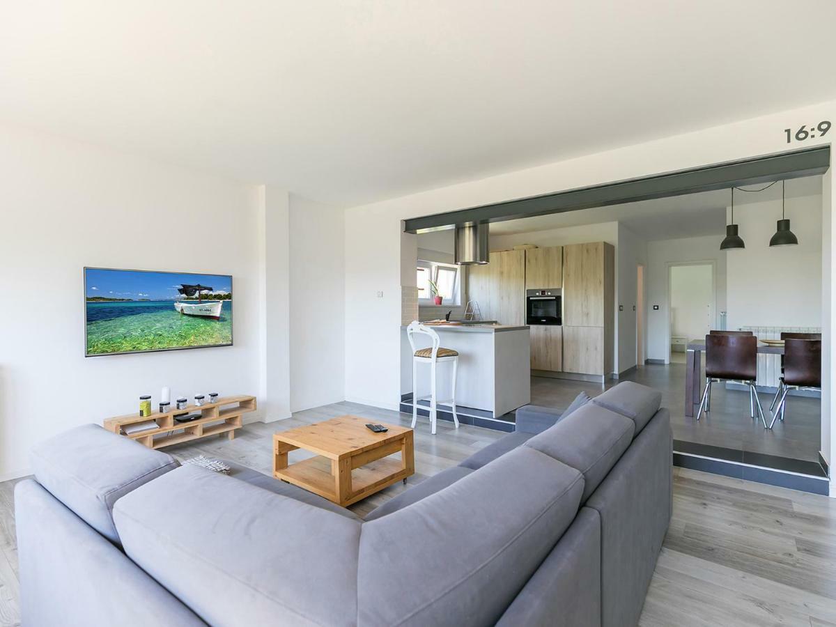 Oliver Art Apartment Porec Bagian luar foto
