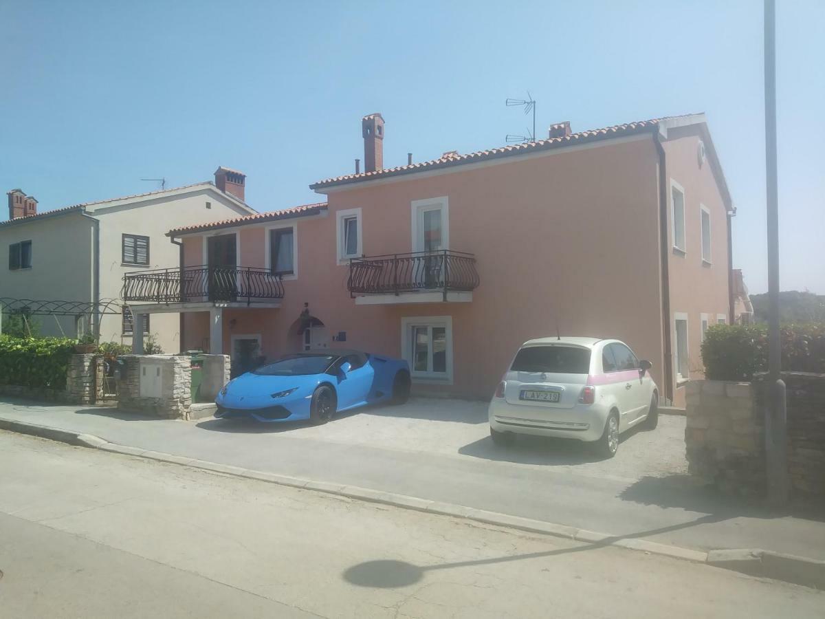 Oliver Art Apartment Porec Bagian luar foto
